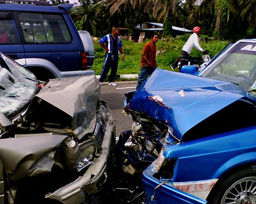 500px-Head_On_Collision.jpg