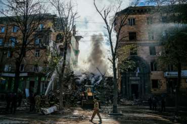 Macabre scenes in Zaporizhia after strikes hit homes - JusticeNewsFlash.com - Vimarsana News